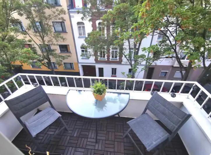 "Greensun-Homes" Messe, Flughafen Und Zentrums Nah, Ruhig, Modern, Schnelles Wlan, Balkon Und Kueche, Freies Parken, 4 Schlafplaetze Moeglich Köln Exterior foto